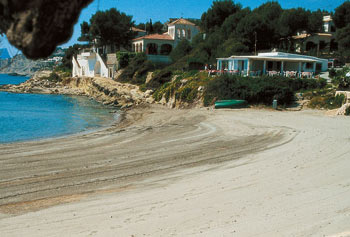 Playa Platgetes, Moraira a sandy beach